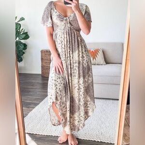 Chic Black and Cream Floral Maxi Dress
